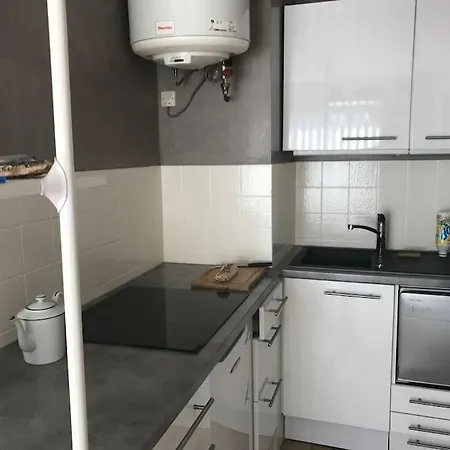 T2 Centre, Commerces Et A Pied * Αρασόν