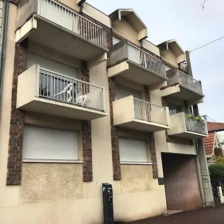 T2 Centre, Commerces Et A Pied Apartmán